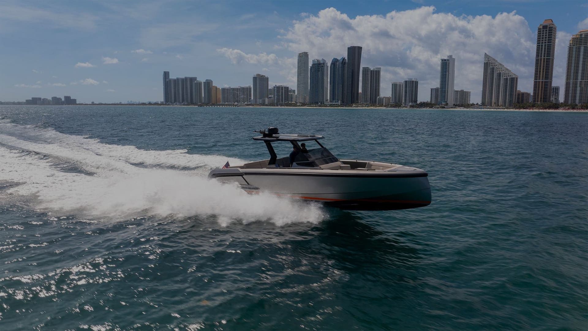 Vanquish 40 yacht available for charter in Saint-Tropez